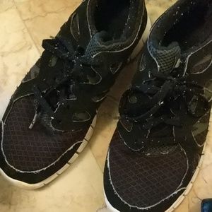 Sneakers black and white women